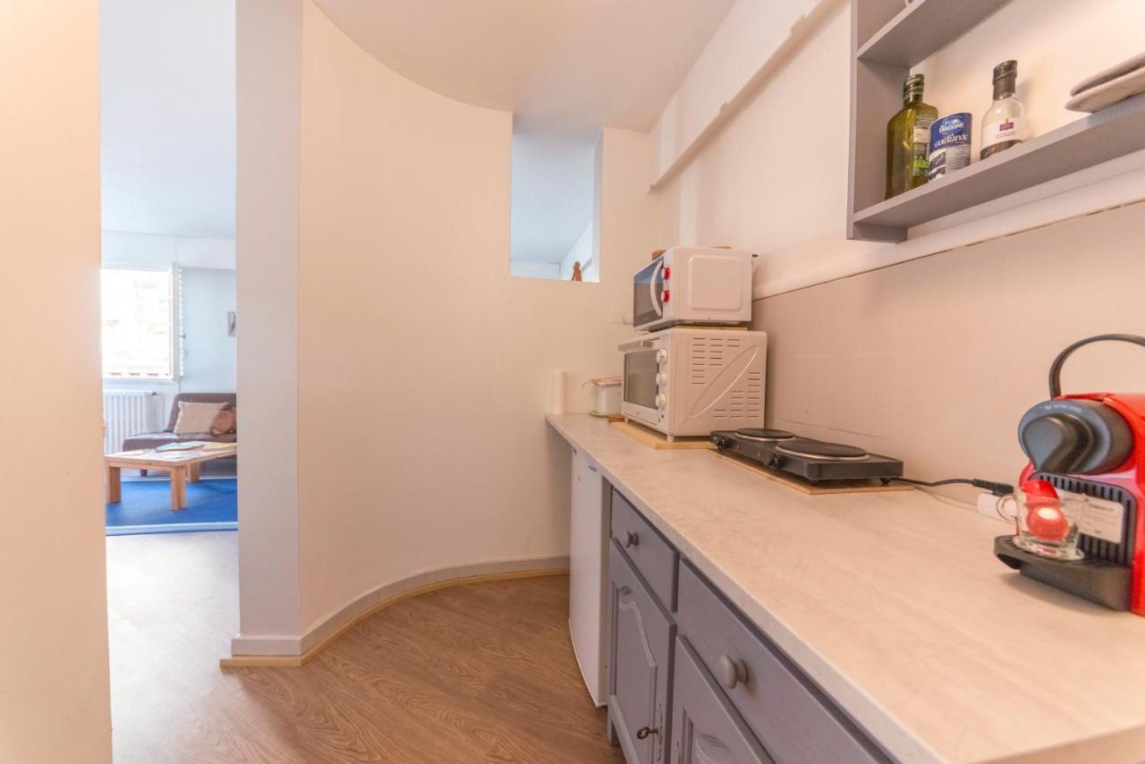 Appartement De Charme - Vue Sur Remparts - Wifi Gratuit - Parking Payant A Proximite Avignon Bagian luar foto
