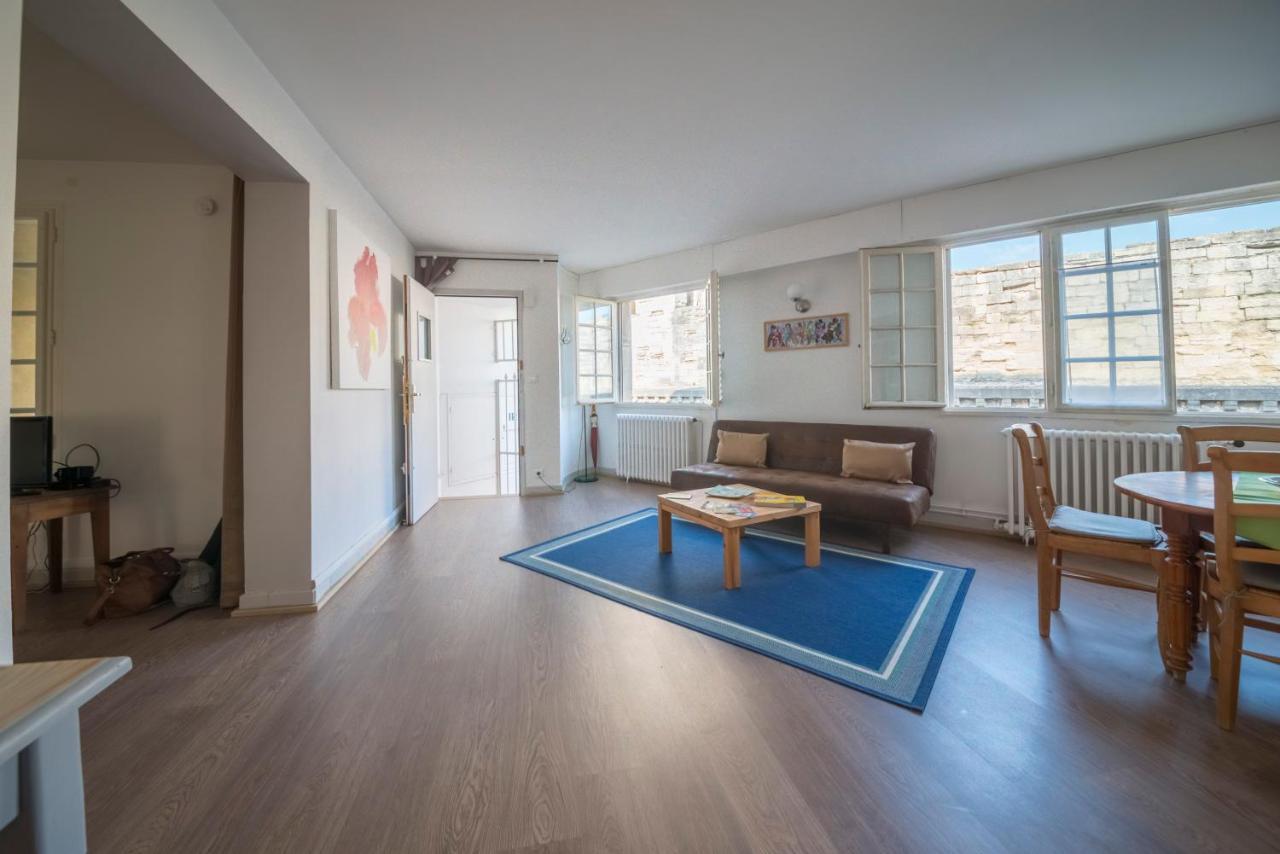 Appartement De Charme - Vue Sur Remparts - Wifi Gratuit - Parking Payant A Proximite Avignon Bagian luar foto