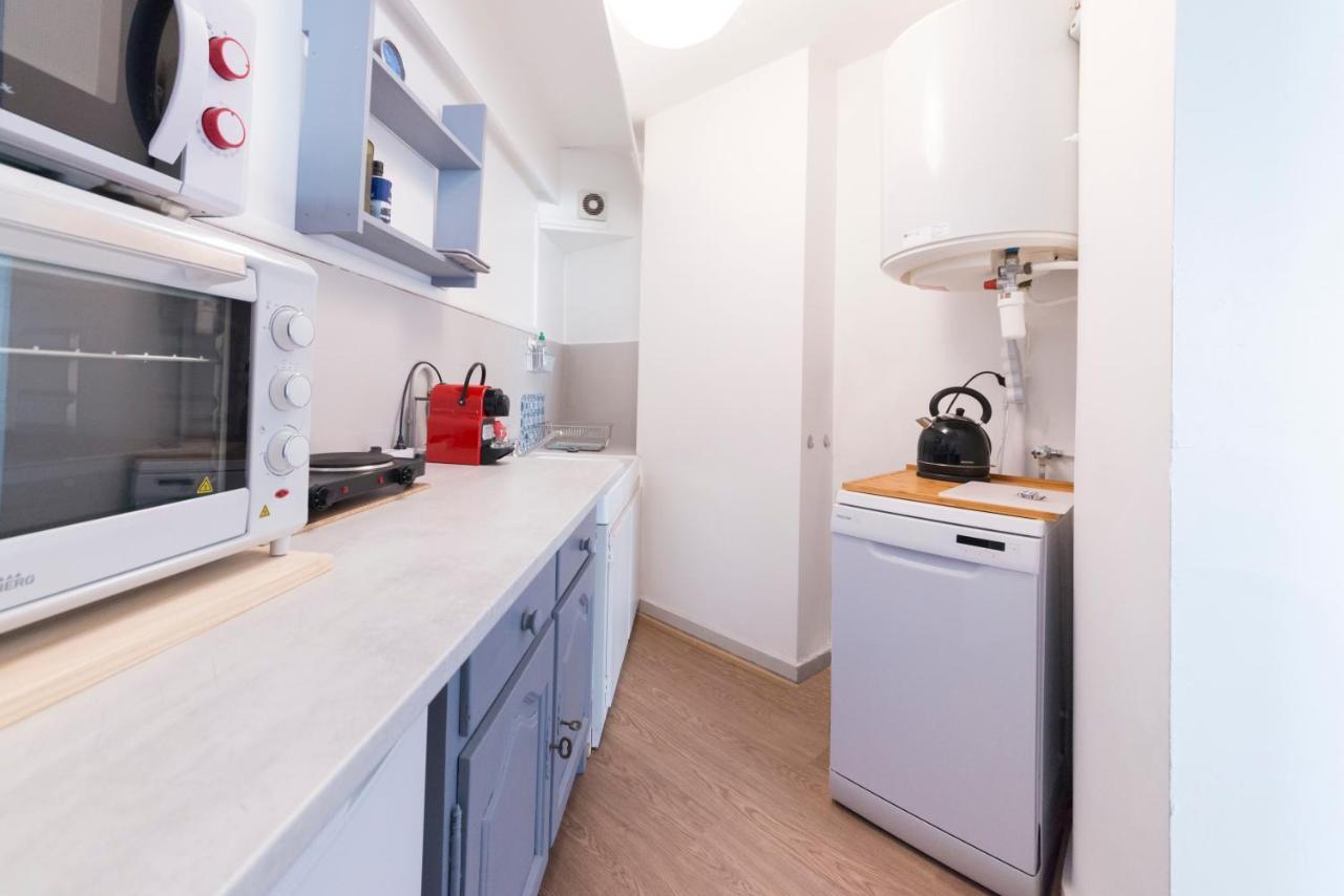 Appartement De Charme - Vue Sur Remparts - Wifi Gratuit - Parking Payant A Proximite Avignon Bagian luar foto