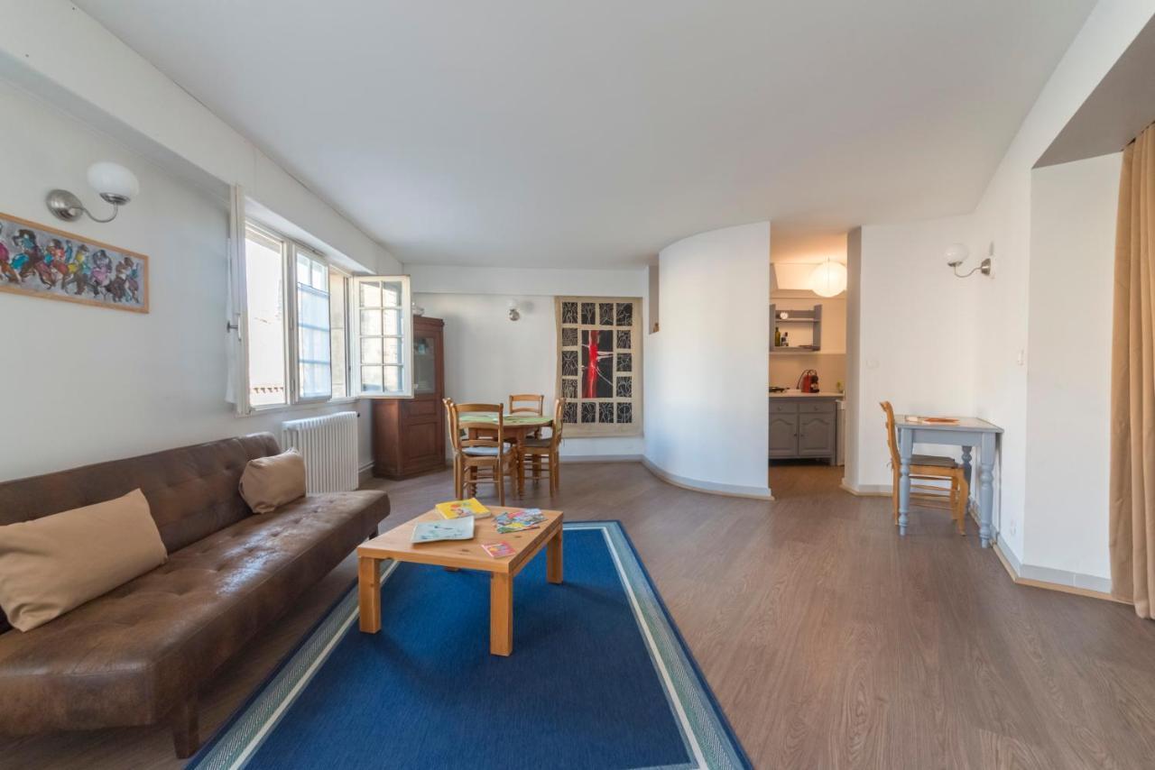 Appartement De Charme - Vue Sur Remparts - Wifi Gratuit - Parking Payant A Proximite Avignon Bagian luar foto